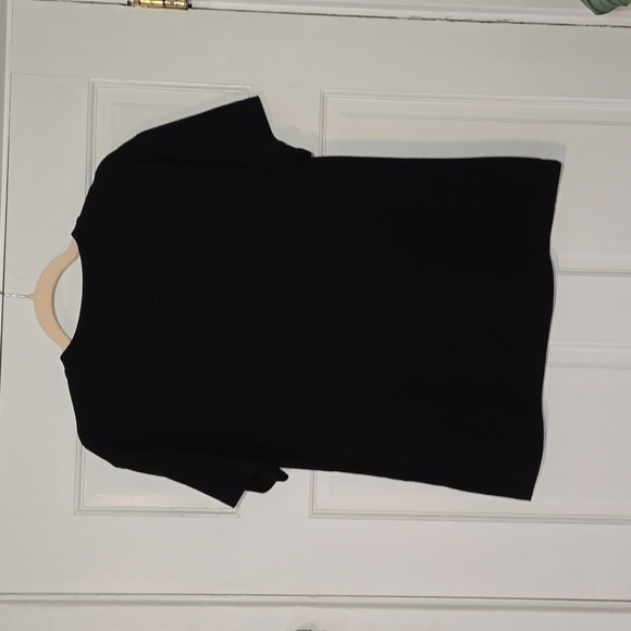 Schitt's Creek Rose Apothecary Short Sleeve T-Shirt - Picture 4 of 4